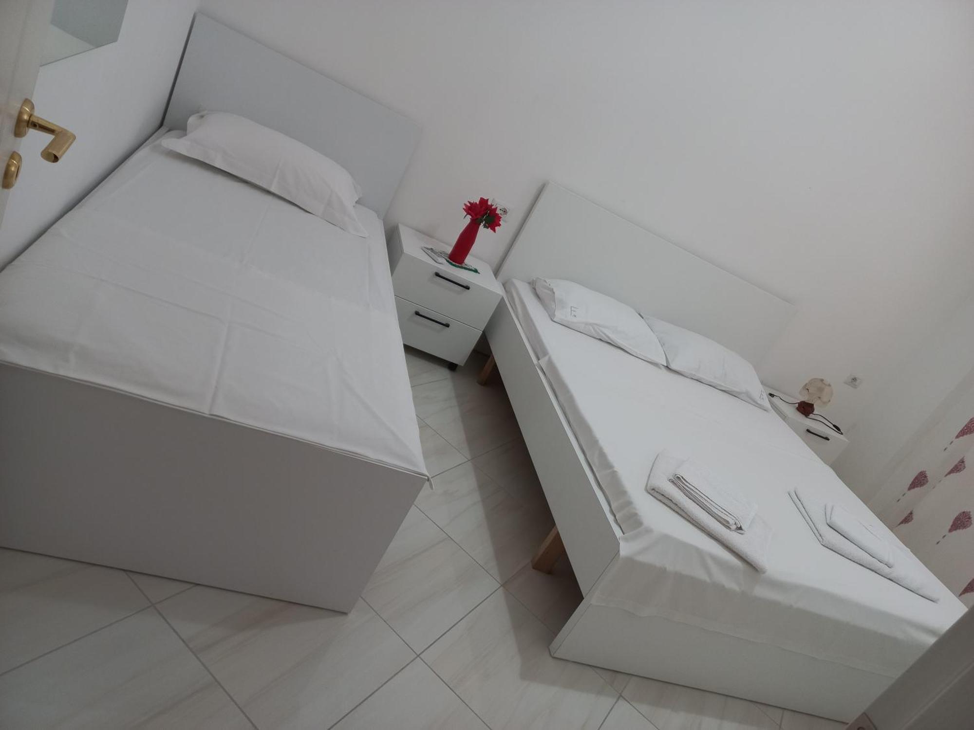 Fredi Apartment *